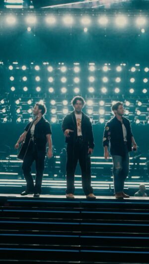 Kevin Jonas Instagram - All dates for our shows in Latin America are on-sale now!! Get your tickets at jonasbrothers.com 🥳