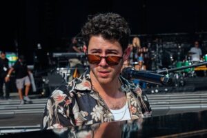 Kevin Jonas Instagram - See you at 8pm @yankeestadium!!!