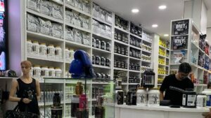 Kevin Levrone Instagram - Dubai 
Binous Gym @anissbinousgym supplement shop @wheystedbar where they carry our full range @levrone_signature_series next time you In Dubai check out this amazing gym! Emad is looking great he’s competing. My advice is when your in shape don’t do anything the night before going on stage. #levrone #shaaboom