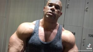 Kevin Levrone Instagram - Visualize your future and take action each day to turn your dreams into reality. Where the mind goes the body will follow. #levrone #kevinlevrone #uncrownedking #godbetheglory
