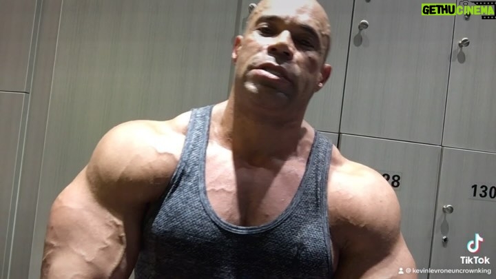 Kevin Levrone Instagram - Visualize your future and take action each day to turn your dreams into reality. Where the mind goes the body will follow. #levrone #kevinlevrone #uncrownedking #godbetheglory