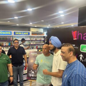 Kevin Levrone Instagram - Shaaboom Tour Visits Chandigarh India 🇮🇳 @haltnutrition 1 of 45 locations that has @levrone_signature_series #levrone #levronesupplements #levrone_signature_series