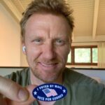 Kevin McKidd Instagram - #vote #votebidenharris2020 #voteearly2020 #votebluetosaveamerica🇺🇸💙