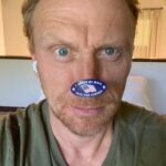 Kevin McKidd Instagram - #vote #votebidenharris2020 #voteearly2020 #votebluetosaveamerica🇺🇸💙