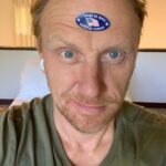Kevin McKidd Instagram - #vote #votebidenharris2020 #voteearly2020 #votebluetosaveamerica🇺🇸💙