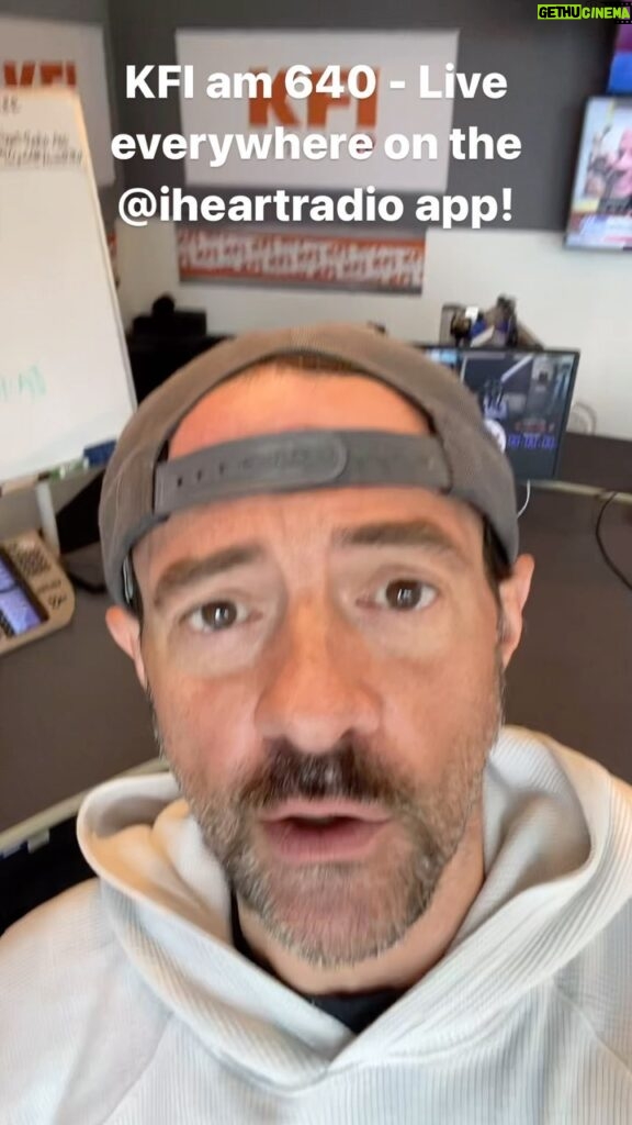 Kevin Smith Instagram - TODAY AT 9amPST! I’ll be filling in for @garyandshannon on @kfiam640, giving Los Angeles hours of oral from 9 to 1pm! KFI am 640 - Live everywhere on the @iheartradio app! kfiam640.iheart dot com!