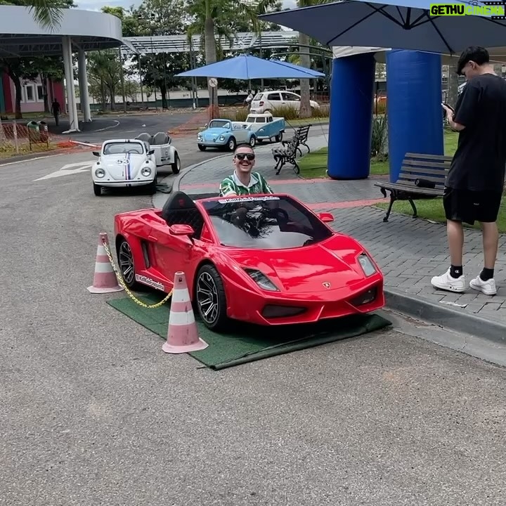 Kevin Vechiatto Instagram - tive um final de semana INCRÍVEL no @tauaresorts aqui em Atibaia, um lugar maravilhoso para todas as idades!!