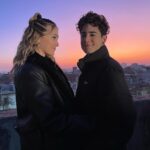 Kevsho Instagram - feliz cumpleaños a ella 💘 la mejor compañera que me pudo haber tocado, la mejor Allegra para Félix, la más graciosa, la más generosa y buena. siempre ayudándome, potenciándome, haciendo que vea cosas en mí que a veces ni yo puedo ver, alentándome para que confíe en lo que tengo para dar. soy un afortunado de haberte cruzado y jamás voy a dejar de agradecerte por todo. te amo @domenechcaro