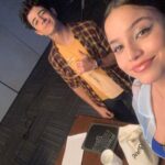Kevsho Instagram - un pokito del back de entrelazados ⏳ 1. después d grabar una escena del cap 2 y último día de rodaje del 2020 2. habitación de félix 3. mis compas 💘 4. detalle de los rulos de félix 5. ropa de félix 6. último día d rodaje en casa sharp con el dire @nicksilbert 7. sofia y félix en eleven o’clock 8. serotonina en cd room 9. romy maquillando a carito 10. hoy en mi depto viendo la serie vayan a disney+ a verla porque está épica y no lo digo porque actúo yo ahre