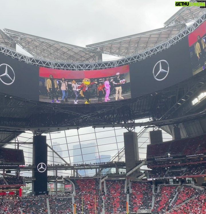 Khamyra Sykes Instagram - Got a lot but I want it all…Rise 🆙 today was 🔥 let’s gooo @atlantafalcons @collabcrib Mercedes-Benz Stadium