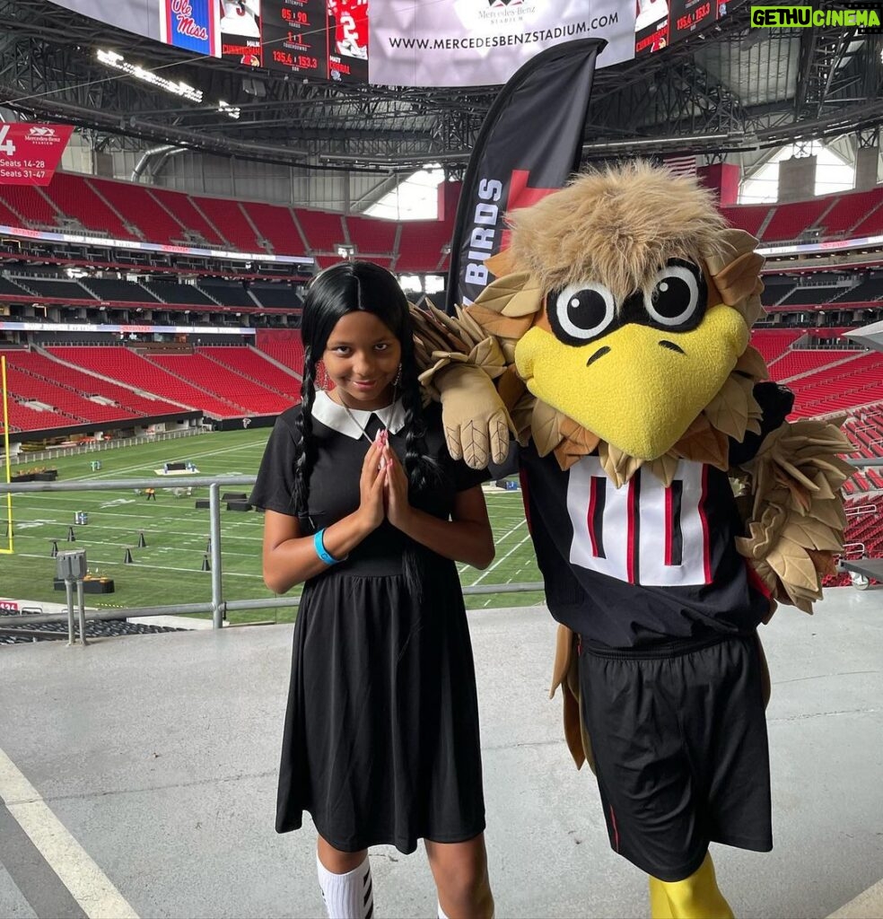 Khamyra Sykes Instagram - Got a lot but I want it all…Rise 🆙 today was 🔥 let’s gooo @atlantafalcons @collabcrib Mercedes-Benz Stadium