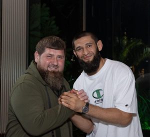 Khamzat Chimaev Instagram - @ya_pomoshnik_kra_95 ДАЛ СИЙ ДОЙЛ ХЬА ВАША ЛУЧШИЙ 🤝☝🏼🤲🏼