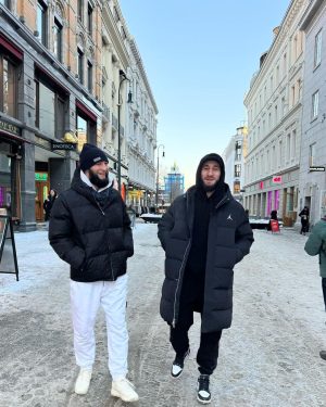 Khamzat Chimaev Instagram - Vi är över allt haha