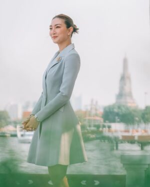 Khemanit Jamikorn Instagram - There is POWER in KINDNESS🤍 
“ภารกิจเคียงคู่ราชนาวี สานต่อและเดินหน้าด้วยหน้าที่สมาคม” 🩵🩵🩵
เป็นเกียรติอย่างยิ่งที่แพนได้มีโอกาสสัมภาษณ์ 
คุณกีรตา พันธุ์เอี่ยม 
นายกสมาคมภริยาทหารเรือ ถึงเรื่องราวที่น่าสนใจและกิจกรรมมากมายของสมาคมที่ทำงานควบคู่กับภารกิจของกองทัพเรือค่ะ
คือความอ่อนโยน สง่างาม ที่เคียงคู่ ความแข็งแกร่ง
ได้ฟังแล้ว ประทับใจมากๆค่ะ 
#ฝากติดตามเร็วๆนี้นะค้า 🙏🏻🤍 
.
.
.
#panpanworkmode #youknowwhatimwearing 👱🏼‍♀️