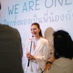 Khemanit Jamikorn Instagram - สติมา “WE ARE ONE” โลกทั้งผองเป็นพี่น้องกัน 👍🏻 ให้ความดีเชื่อมโยงทุกคนเข้าด้วยกัน ด้วย “สติ” . . . #สติมาเณรน้อยอัจฉริยะ 👍🏻🧡✌🏻 ติดตามได้แล้วทาง TRUE iD นะคะ