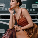 Khemanit Jamikorn Instagram - Make everyday beautiful💛🧡🤎 . . . #panpanworkmode #panpanhappyday #panpaninworkpoint @longchampth @benela_fashionmaker @kindjewelry.official @kokodanger @powerthanat 🤍🧡🤎👍🏻🌞