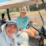 Khemanit Jamikorn Instagram - Birthday Girl @ingomojo 🎂🩷✨⛳️🏌🏻‍♀️ เรื่องดีดีของวันนี้คือ Surpriseมิกิสำเร็จ👍🏻 รอบนี้surpriseกันในสนามกอล์ฟไปเล้ย😍 ขอให้มิกิแข็งแรง healthy มีความสุข มีพลังทำสิ่งดีดีทุกวันน้า👍🏻✨🌞 #น้องคือความสดใสของพวกเรา 🩵💖😄 𝐋𝐎𝐕𝐄 𝐘𝐎𝐔🥳 เค้กสุดอร่อย @snpcakestudio ตาม𝚁𝚎𝚏เป๊ะๆน่ารักมาก ขอบคุณนะคะ หอบหิ้วจากกรุงเทพมาก็ยังสวยเป๊ะเหมือนเดิม👍🏻🎂😄 รสชาตินั้นก็อร่อยมากมายค่ะ💖 . . . ☆☆☆ในส่วนของการตีวันนี้😝🫠😮‍💨 ไม่ได้ซื้อ𝚏𝚊𝚒𝚛𝚠𝚊𝚢มาอีกแล้ว ซ้ายขวาๆ หาลูกแทบไม่เจอ555 ตีไม่ได้ดังใจไม่ต้องโทษใคร ยิ้งไว้แล้วไปต่อค่ะ 💪🏻👌🏻 #นี่แหละความสนุก #แก้ปัญหากันตลอดทาง 👱🏼‍♀️😝👌🏻 ขอบคุณอากาศที่ถึงร้อนก็มีลมพัดให้ชื่นใจ😄👱🏼‍♀️🌤️ . . . #panpangolffamily #nonstopgolfgang #panpancakelovegolf 💚💛🧡❤️🩷🩵🤍 Mae Jo Golf Club And Resort