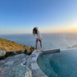Khloë Terae Instagram - Where the sky meets the sea, that’s where you’ll find me 🌊✨ #throwback #bigsur Big Sur, California