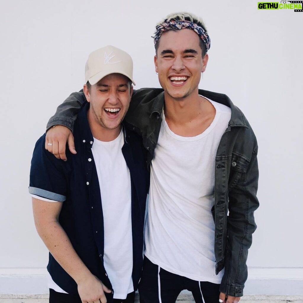 Kian Lawley Instagram - rest in peace, i love you buddy. 5/10/2020 ❤️