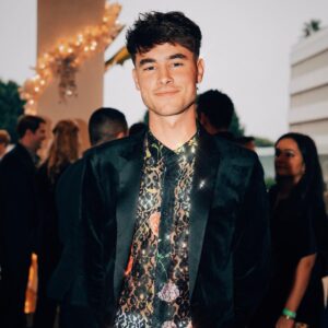 Kian Lawley Instagram - a little sparkle never hurt anybody ✨