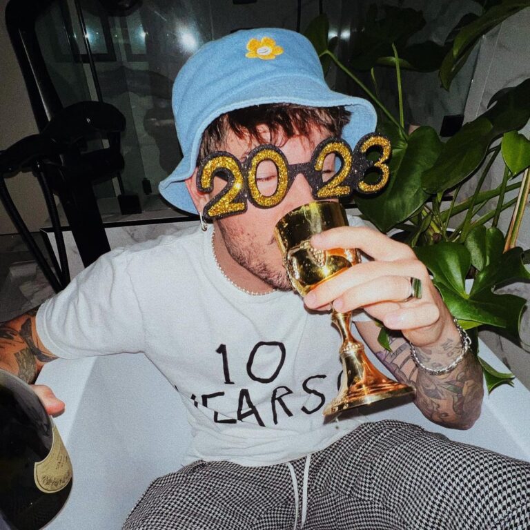 Kian Lawley Instagram - 10 YEAR ANNIVERSARY 🥳 HAPPY 2023