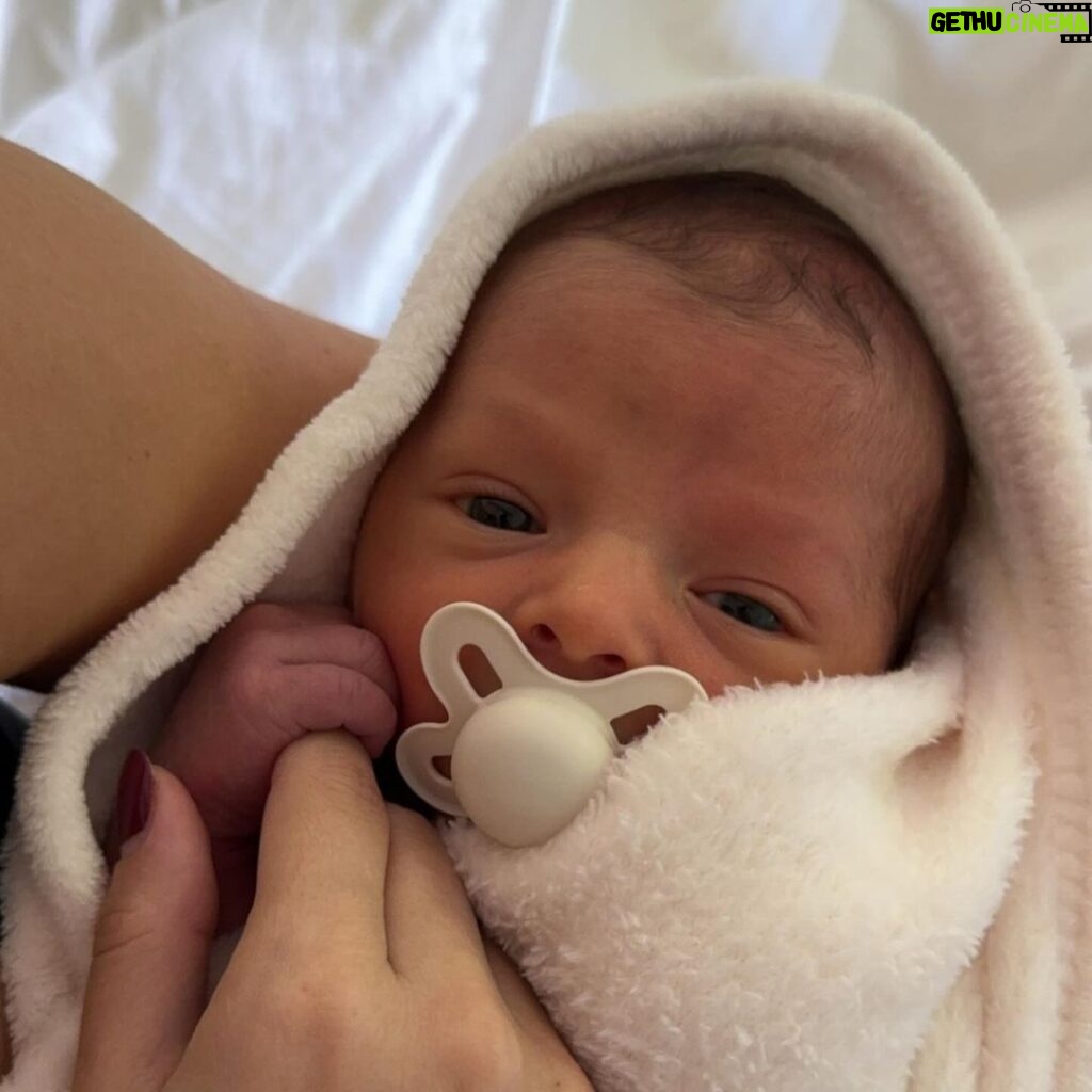 Kian Lawley Instagram - Watching you grow up has been the highlight of my life. From seeing your little smile for the first time to giving you your first bath, i love everything about you. Especially the face you make when ur trying to poop. Little man, you have so much life to live and I can’t wait to help you navigate it. Daddy loves you 🤍