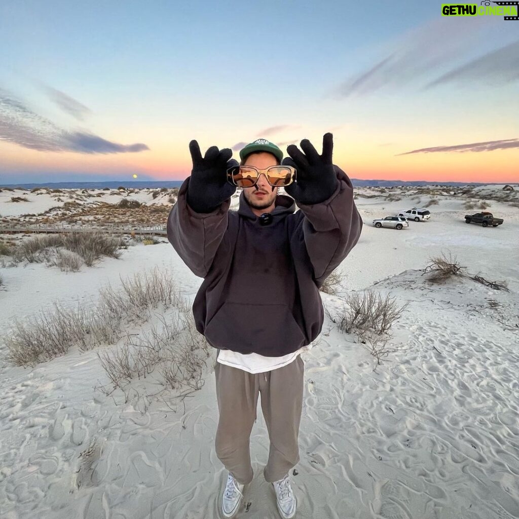 Kian Lawley Instagram - POV: we’re stuck in the desert together Albequerque, New Mexico