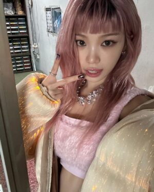 Kim Chae-won Instagram - EASY