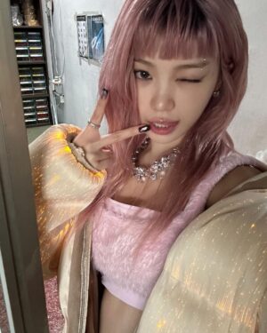 Kim Chae-won Instagram - EASY