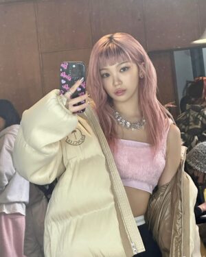 Kim Chae-won Instagram - EASY