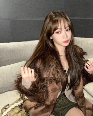 Kim Chae-won Instagram - 다녀올게요✈️