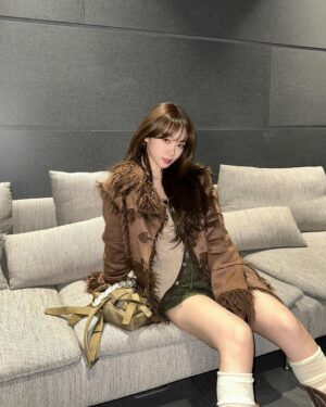Kim Chae-won Instagram - 다녀올게요✈️