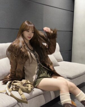 Kim Chae-won Instagram - 다녀올게요✈️