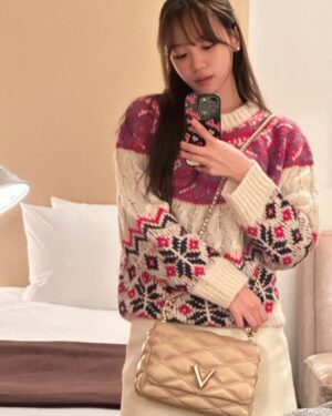 Kim Chae-won Instagram - ❄️

#광고 #LVGO14 #louisvuitton