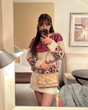 Kim Chae-won Instagram - ❄️

#광고 #LVGO14 #louisvuitton