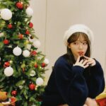 Kim Chae-won Instagram - happy holiday🎄