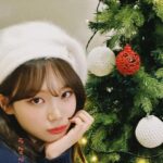 Kim Chae-won Instagram - happy holiday🎄
