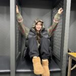 Kim Chae-won Instagram - 누구보다 빠른 퇴근준비👍