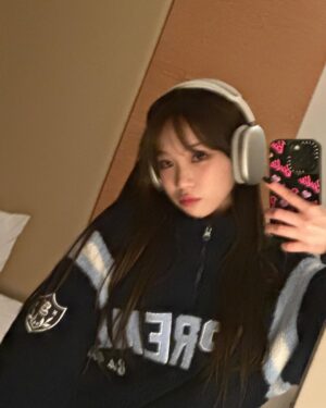 Kim Chae-won Instagram - 🎶