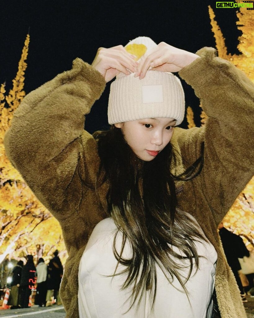 Kim Chae-won Instagram - 🍁🎄