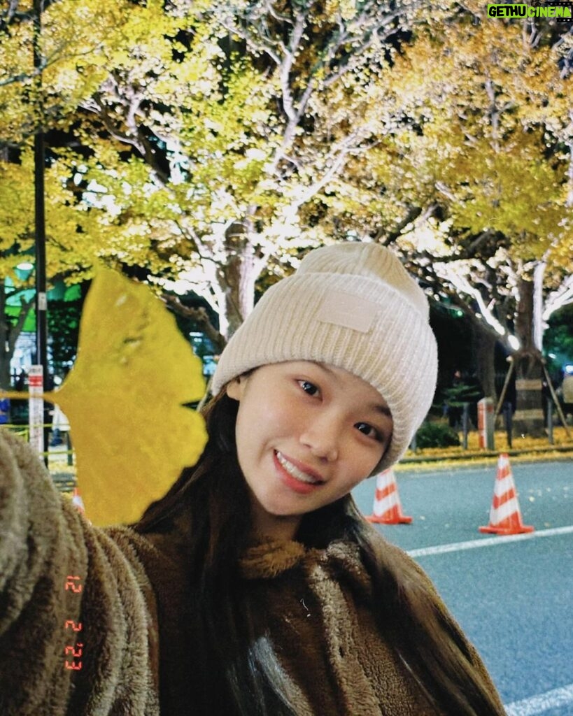 Kim Chae-won Instagram - 🍁🎄