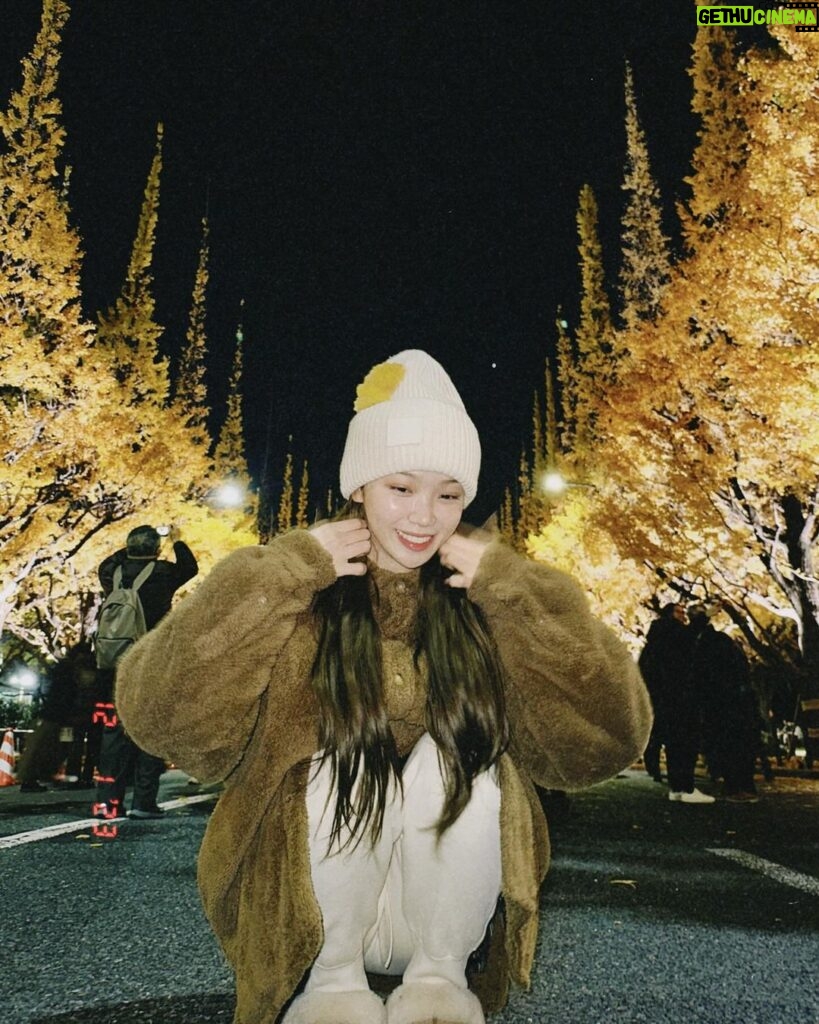 Kim Chae-won Instagram - 🍁🎄