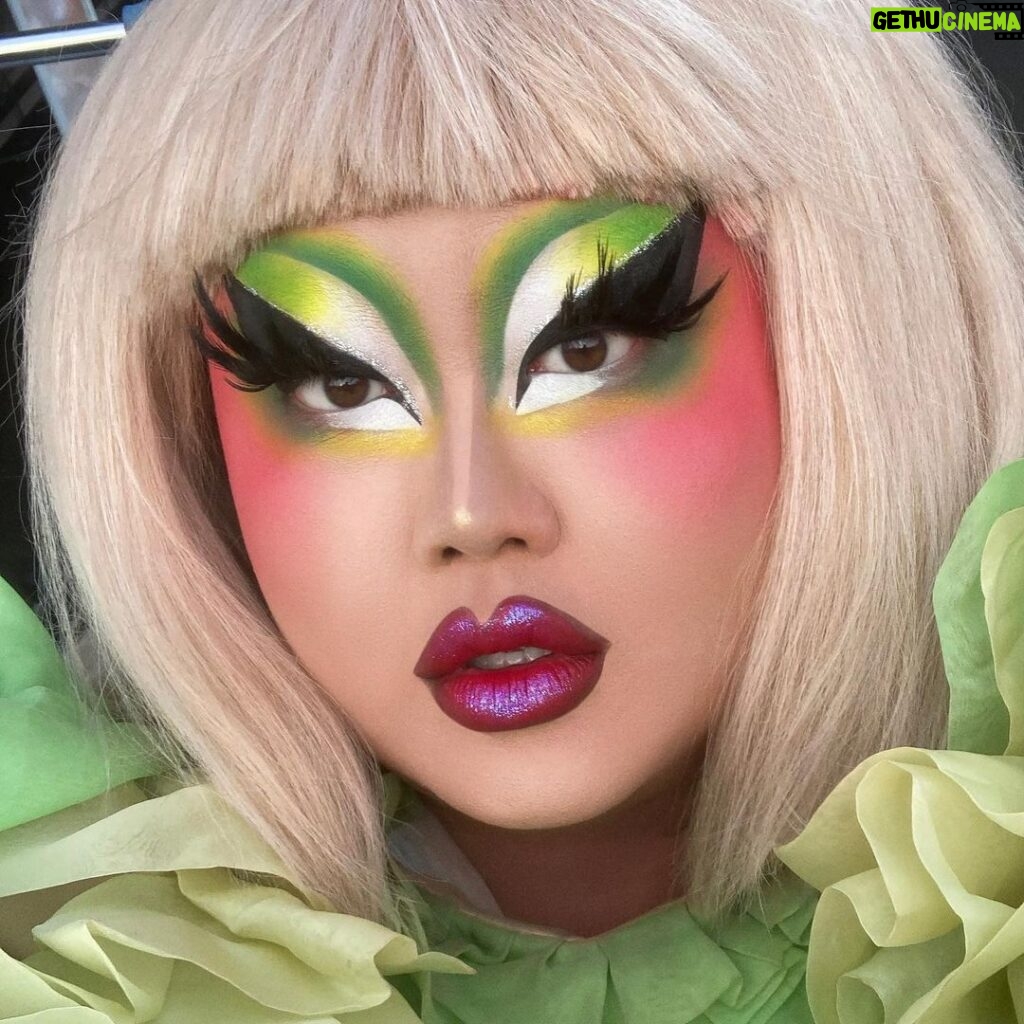 Kim Chi Instagram - @kimchichicbeauty juicy nine virgin mojito palette + @kimchichicbeauty Thailor blush Mercedes R = one fruity ass bitch