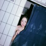 Kim Hye-yoon Instagram – @ellekorea 
Make up @binaaaaaas 
Hair @eunji_ouioui 
Stylist @wwwwwwn88