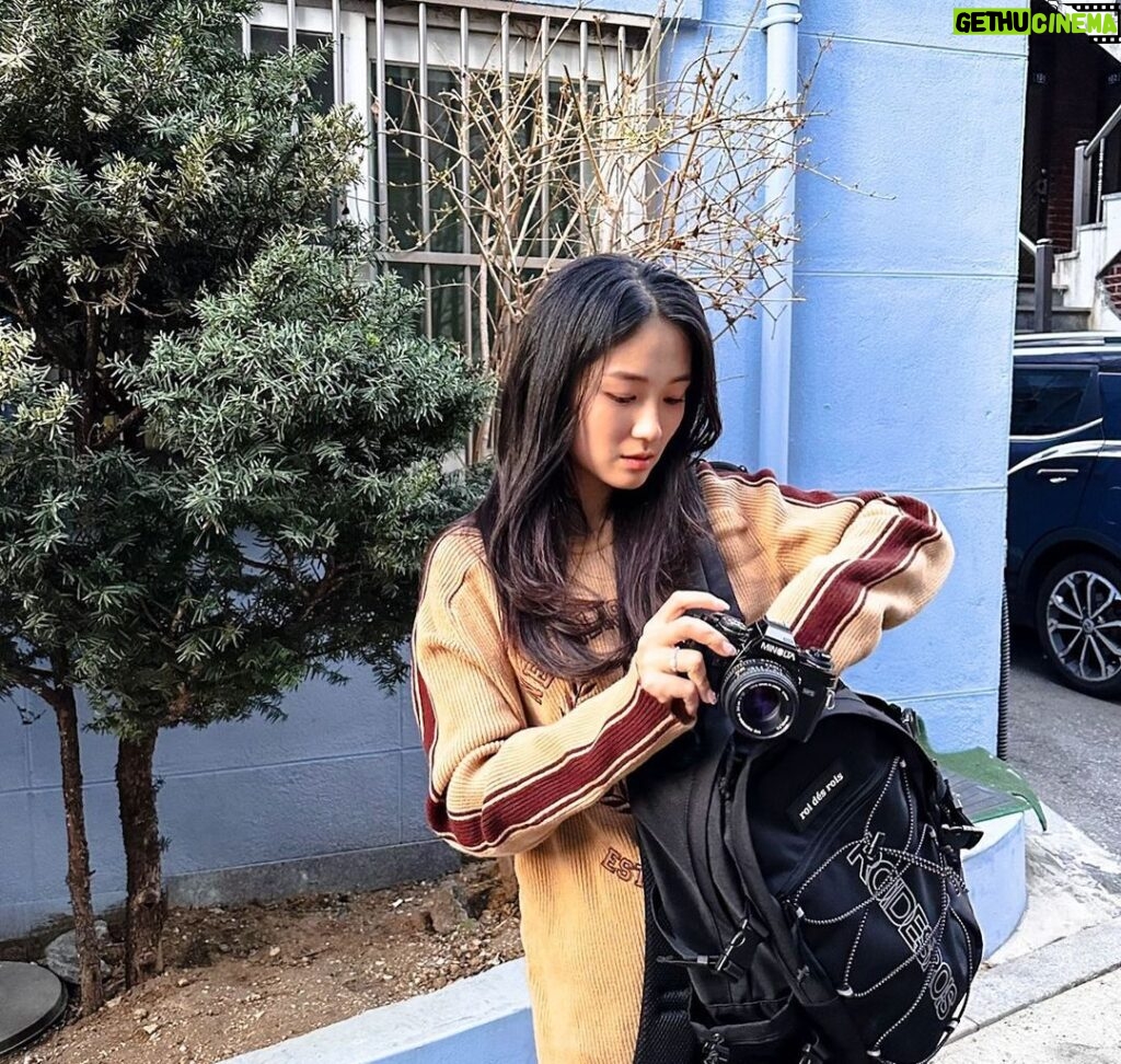 Kim Hye-yoon Instagram - 편하게 나가고싶은 날은 백팩이 세상 최고🖤 #백팩 #백팩추천 #가방추천 #필름카메라 #어렵다...