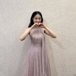 Kim Hye-yoon Instagram - 불도저에탄소녀에서 혜영이를 만들어주신 그리고 사랑해주신 모든 분들께 정말 많이 감사드립니다😍 신인상을 주신 청룡영화상과 축하해주셨던 모든 분들 다시 한번 진심으로 감사합니다❤️ 앞으로 열심히 잘하겠습니다!!!