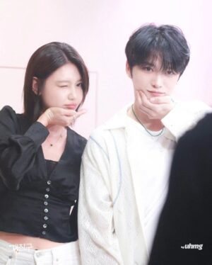 Kim Jae-joong Instagram - 수영이와 아궁빵을 ..🙀
시장 탐방 고고