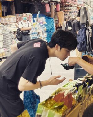 Kim Jae-joong Instagram - 김병옥 형님과의 즐거운 시간☀️
형님 한번 더 갑시다!
시간 주세요!
#김병옥
with.HYDEさんのTシャツ