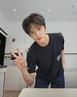 Kim Jae-joong Instagram - V
오촬완👍