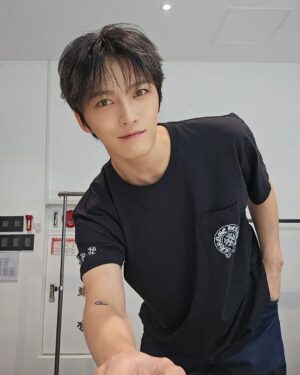Kim Jae-joong Instagram - V
오촬완👍